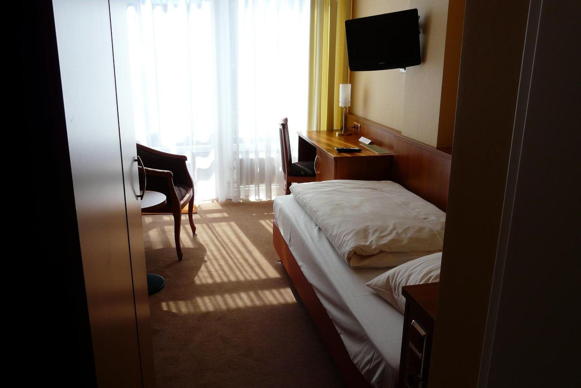 Traveller Hotel Lubeck Exterior photo