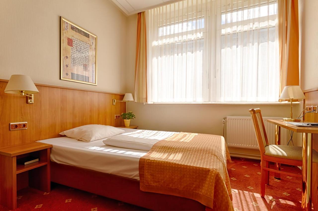 Traveller Hotel Lubeck Exterior photo