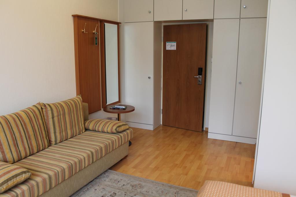 Traveller Hotel Lubeck Exterior photo